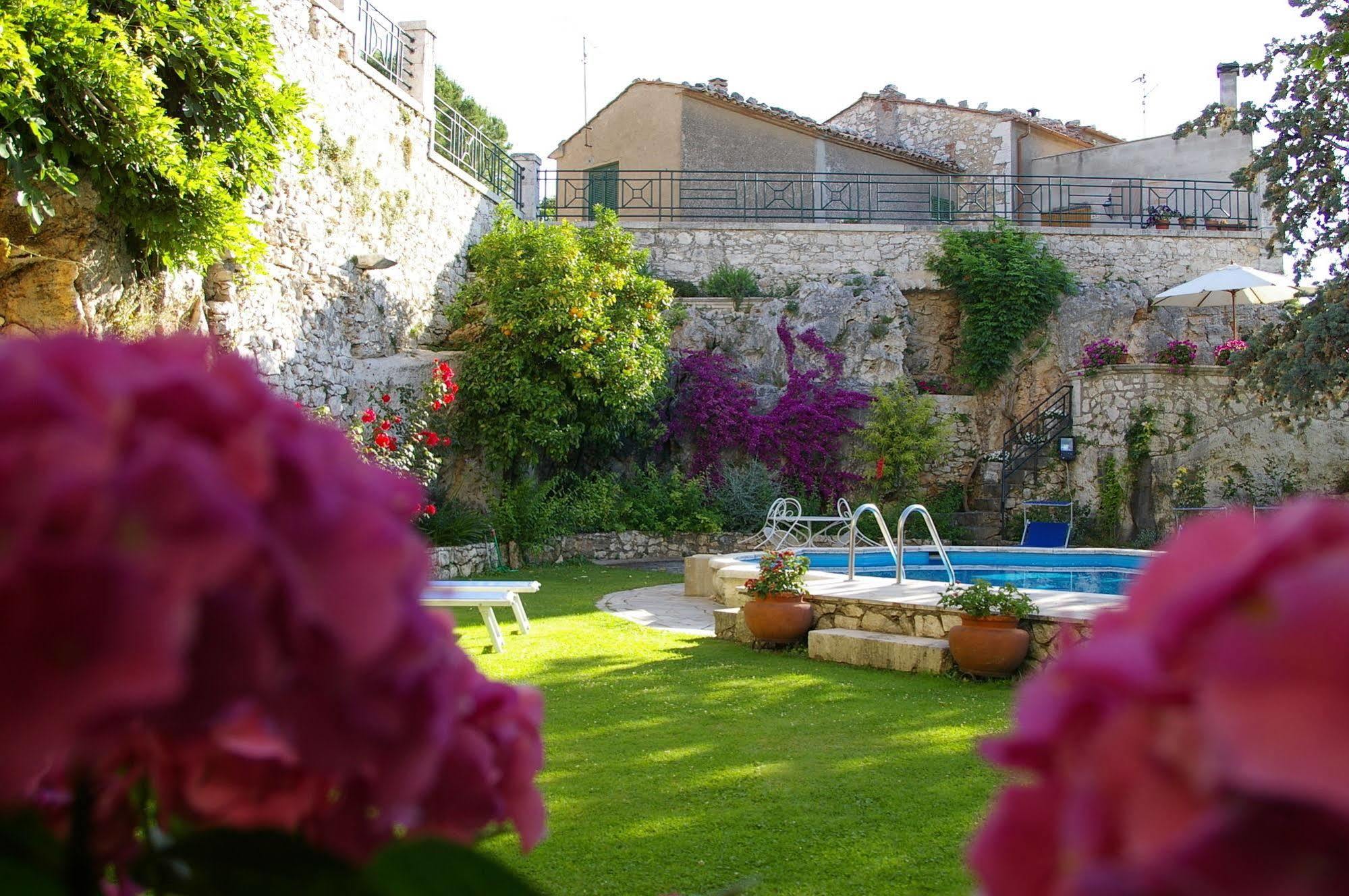 Hotel Villa Clodia Saturnia Exterior photo